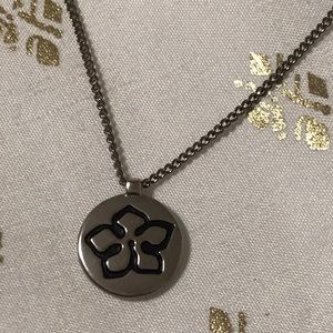 Flower pendant Silvertone necklace